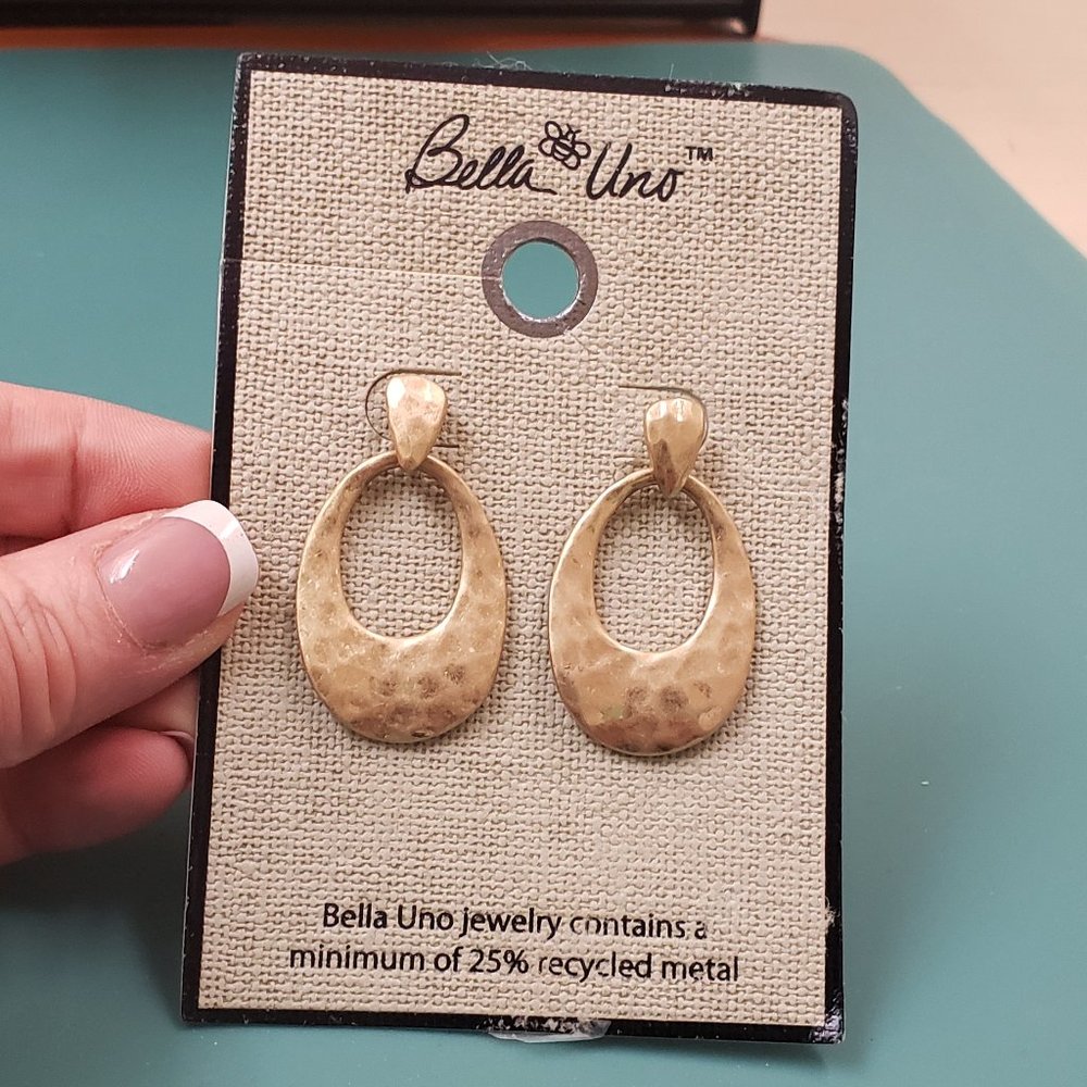 Bella Uno Gold Tone hammered Post Dangle Earrings, NWT